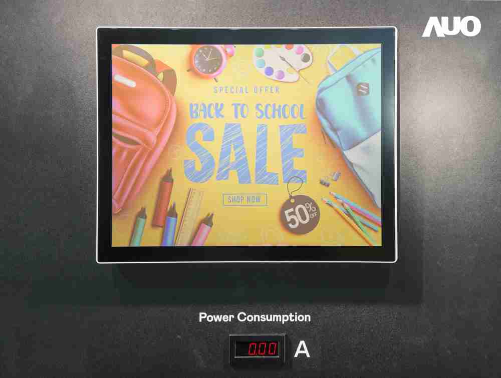 至成国际展示胆固醇液晶超低耗能户外全彩显示器，，ChLC（胆固醇液晶）以双稳态技术使静态显示零功耗，，具省电、、高彩度、、、、环保的特性，，还整合软硬件系统解决方案，，，，可透过单一云端平台管理